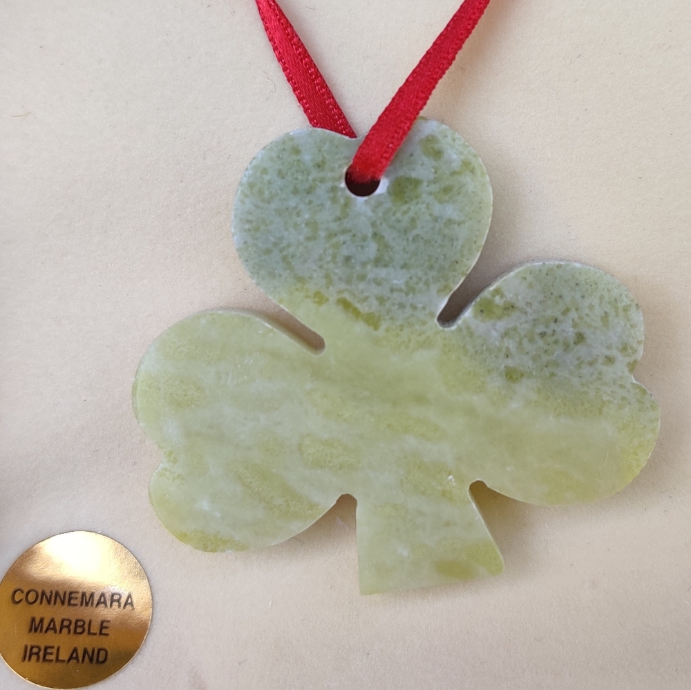 🍀 Connemara Marble Ireland Shamrock pendant?